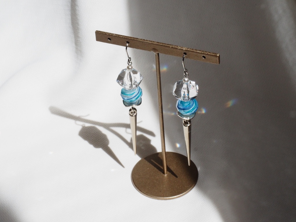 メルトリリスイメージイヤリング・ピアス