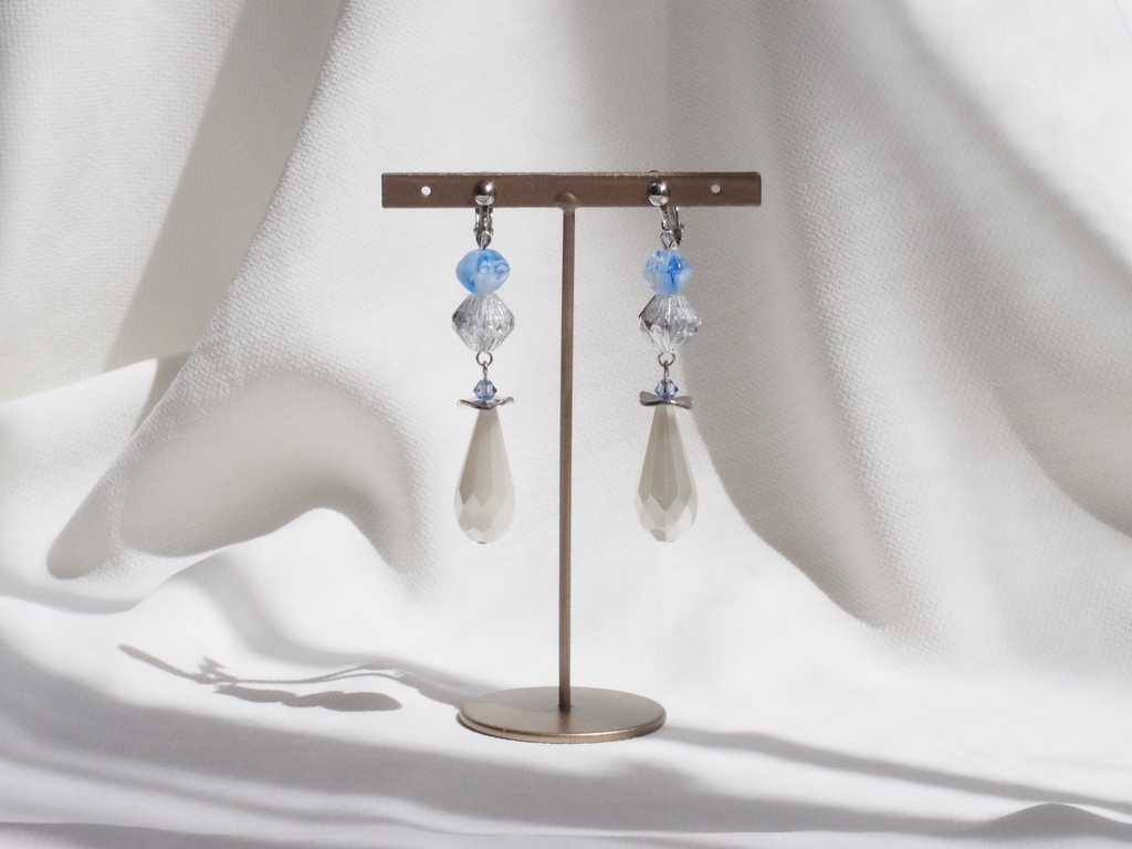 メルトリリスイメージイヤリング・ピアス