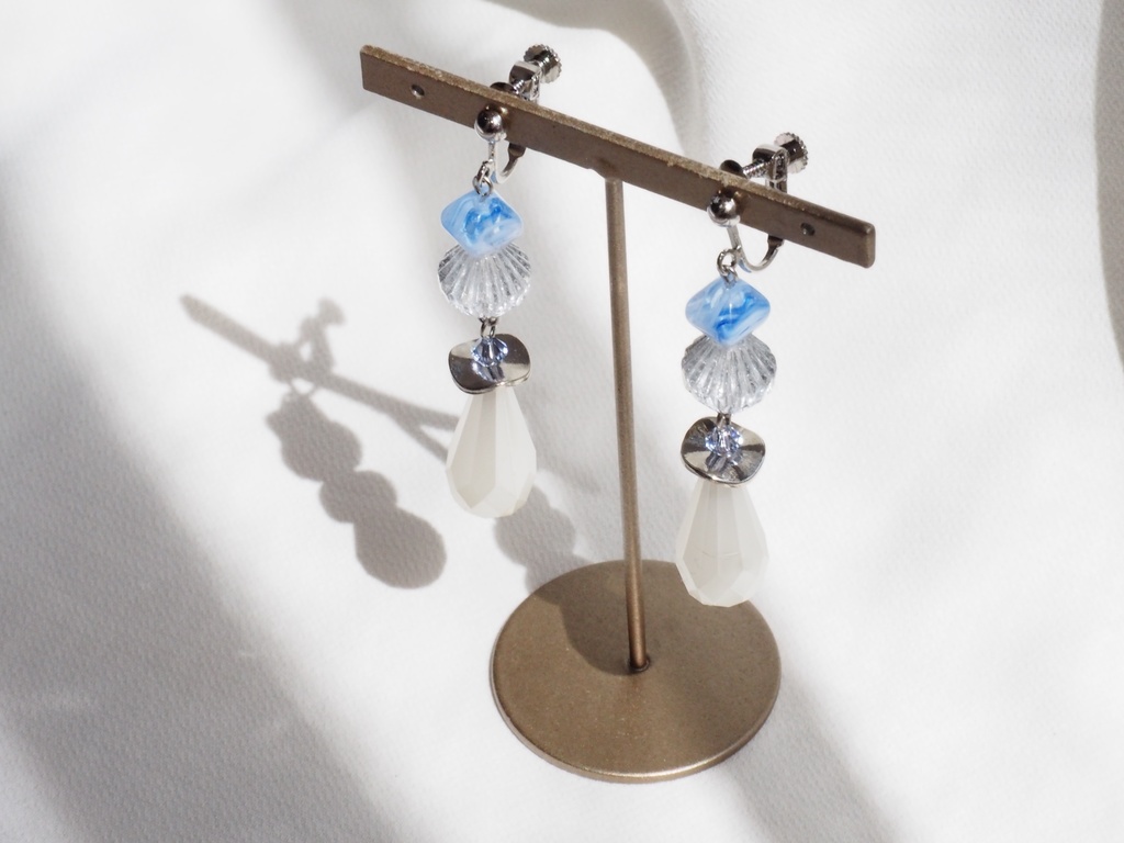 メルトリリスイメージイヤリング・ピアス