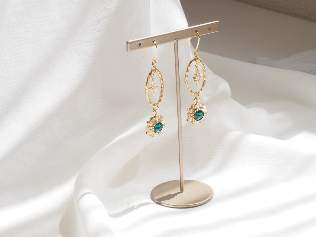 Vintage イヤリング・ピアス -Emerald-