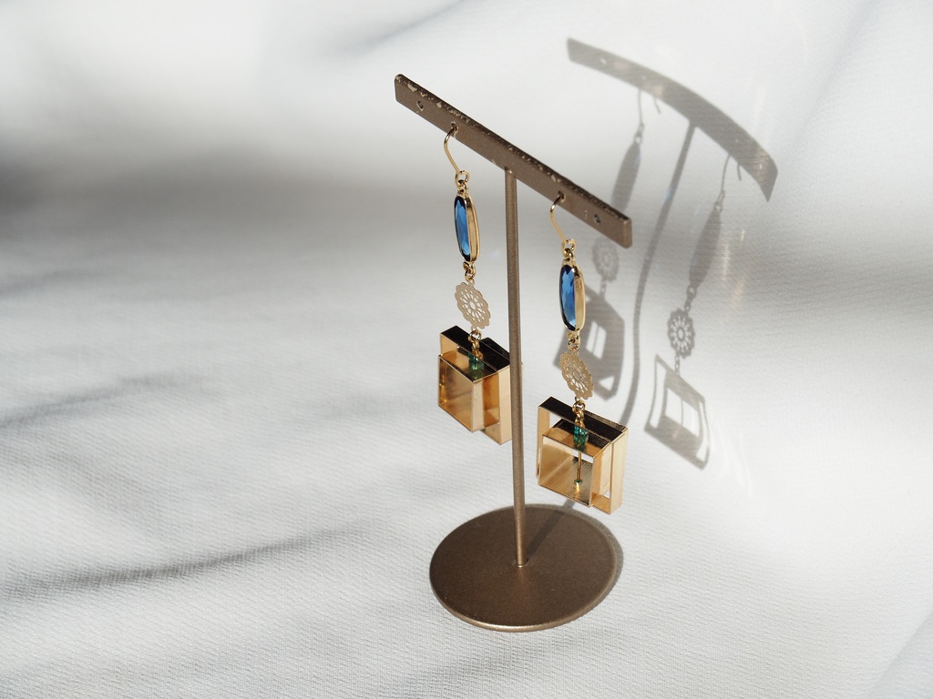 アンデルセンイメージイヤリング・ピアス