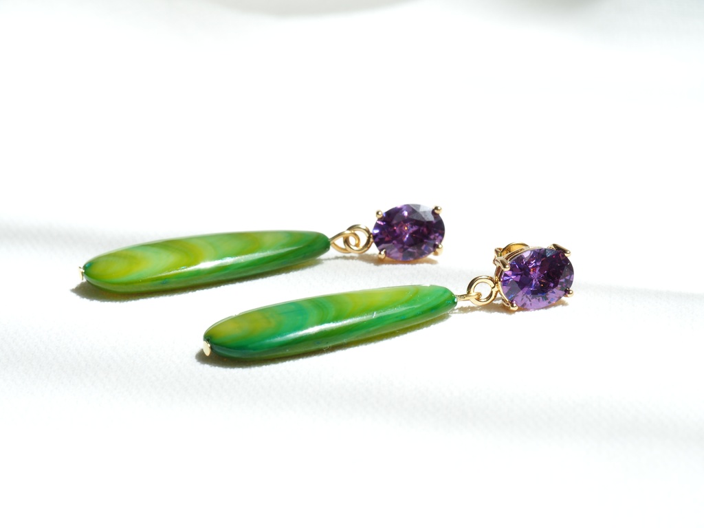 ムリアンイメージピアス