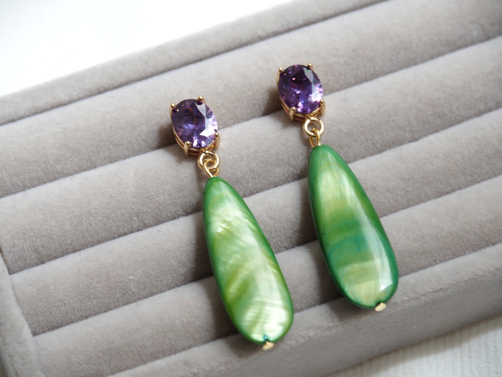 ムリアンイメージピアス