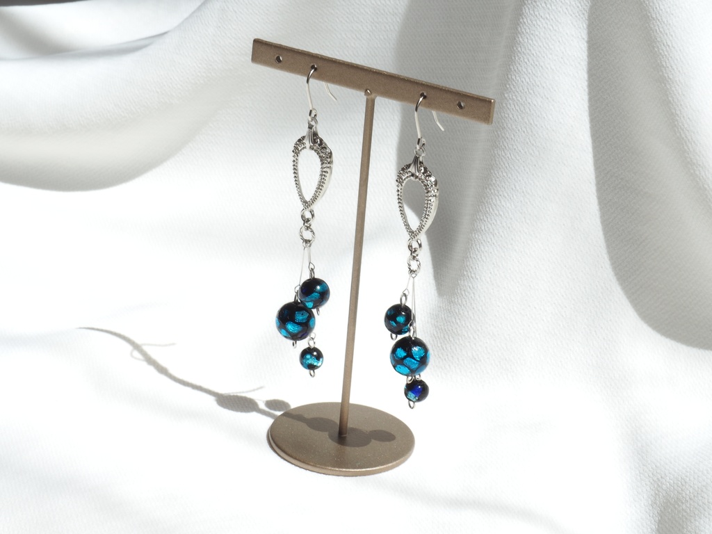 オベロンイメージイヤリング・ピアス