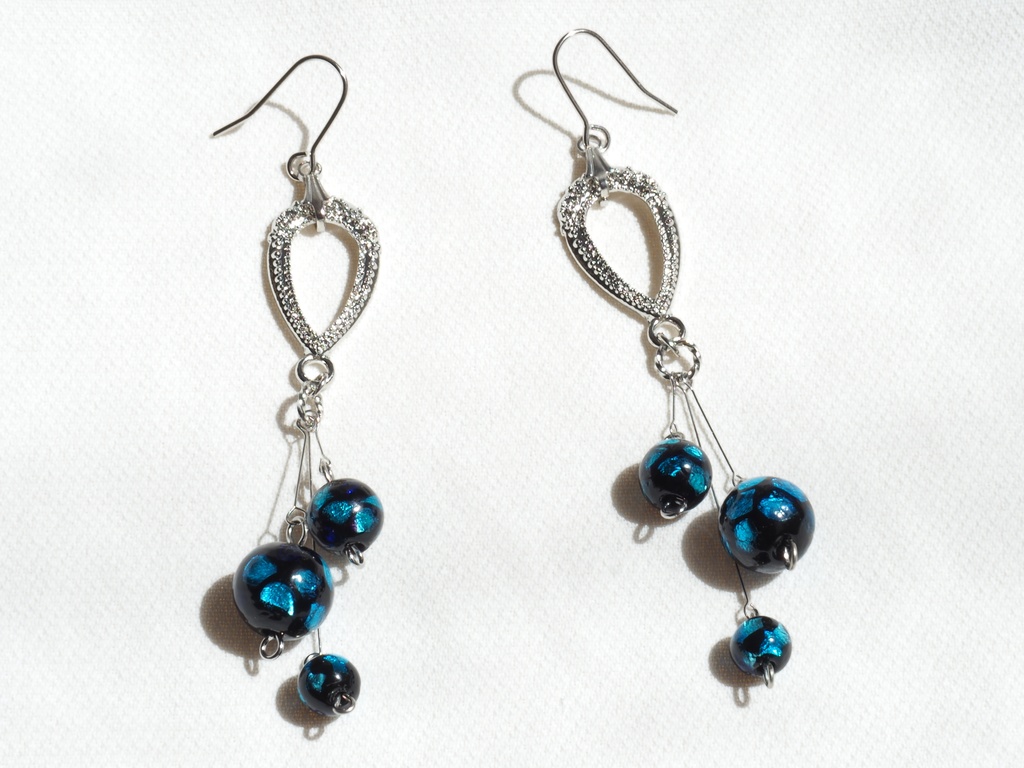 オベロンイメージイヤリング・ピアス