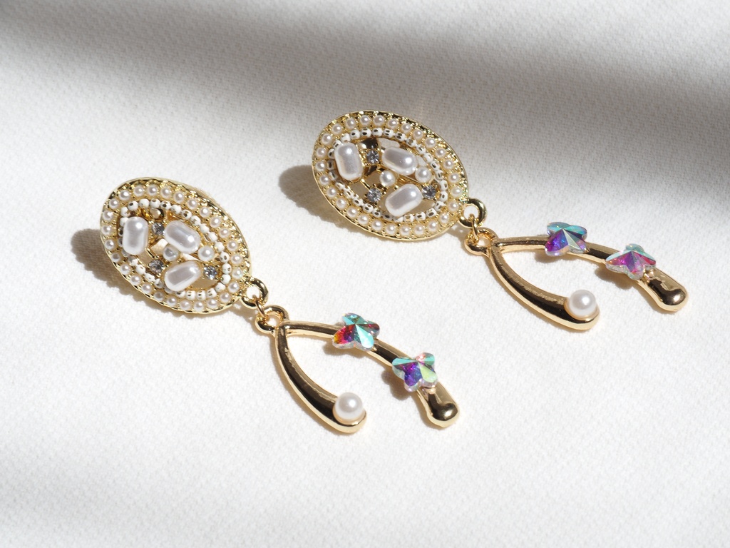 オベロンイメージイヤリング