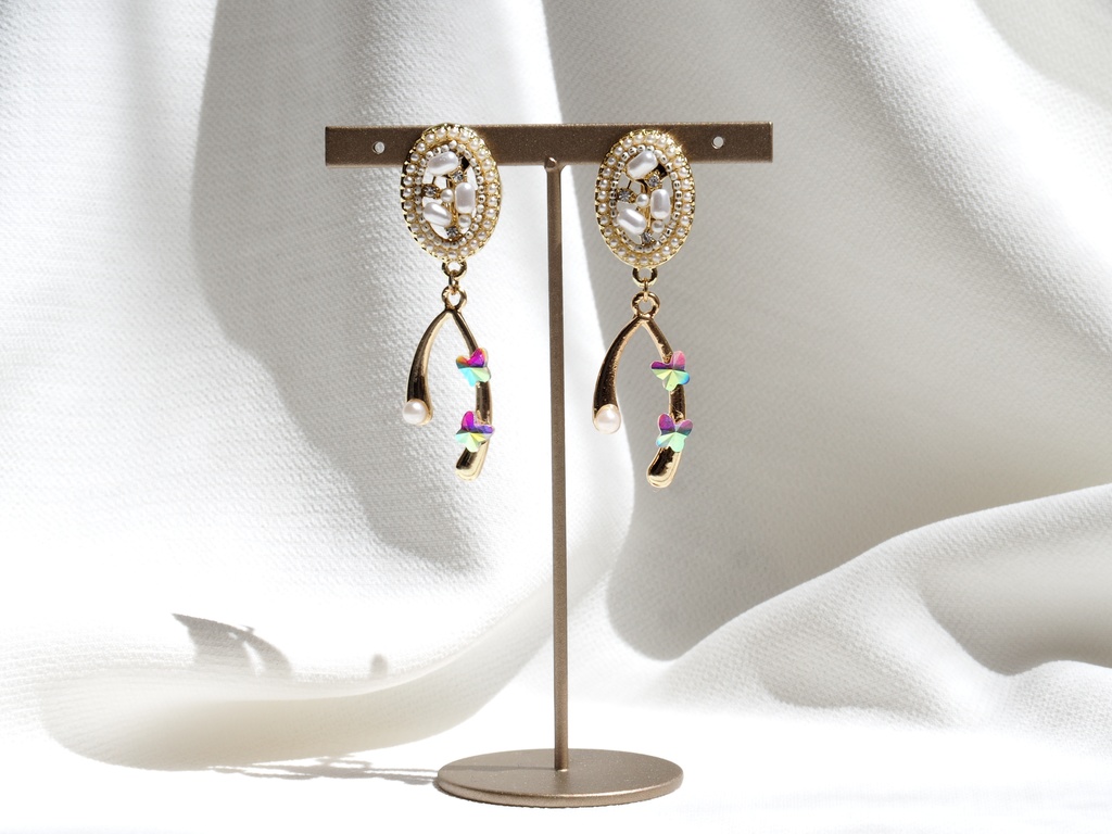 オベロンイメージイヤリング