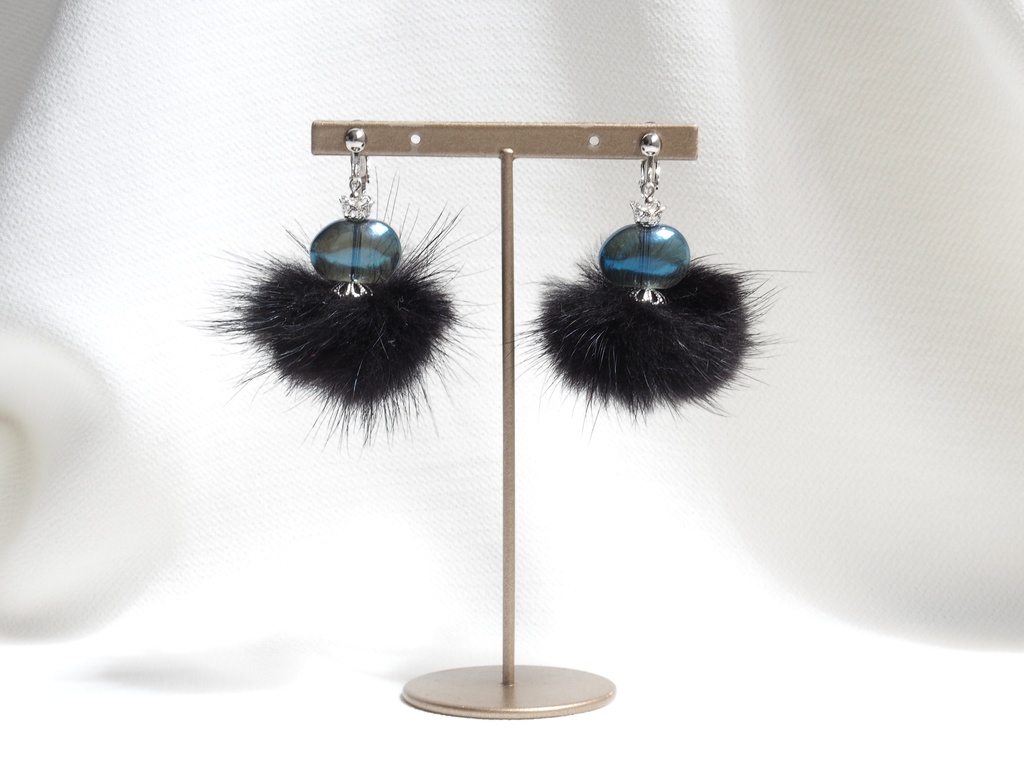 オベロンイメージイヤリング・ピアス