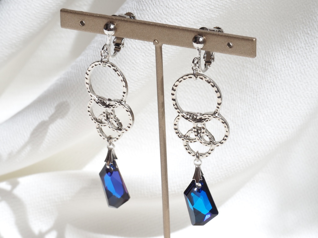 オベロンイメージイヤリング・ピアス