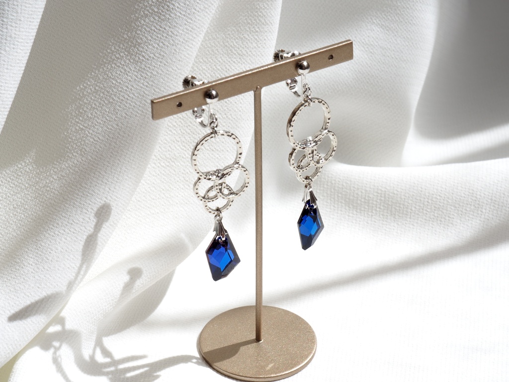 オベロンイメージイヤリング・ピアス