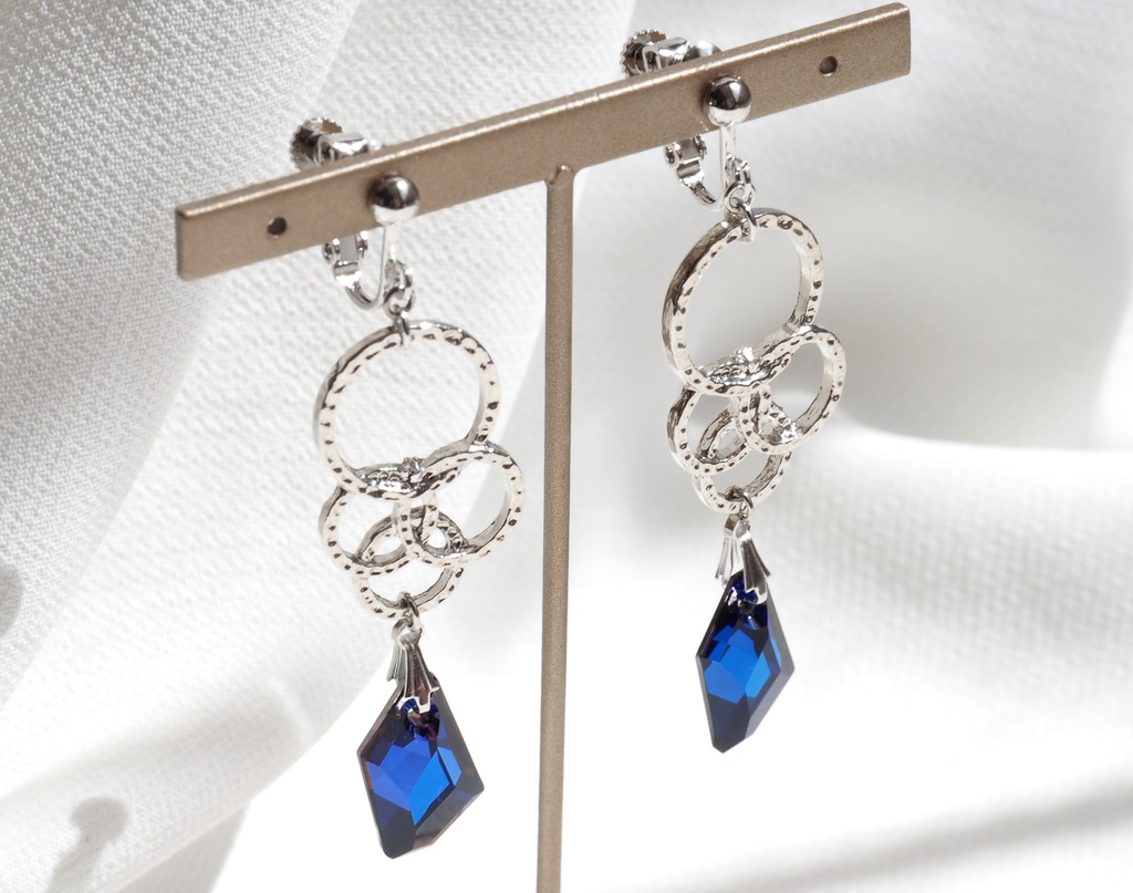 オベロンイメージイヤリング・ピアス