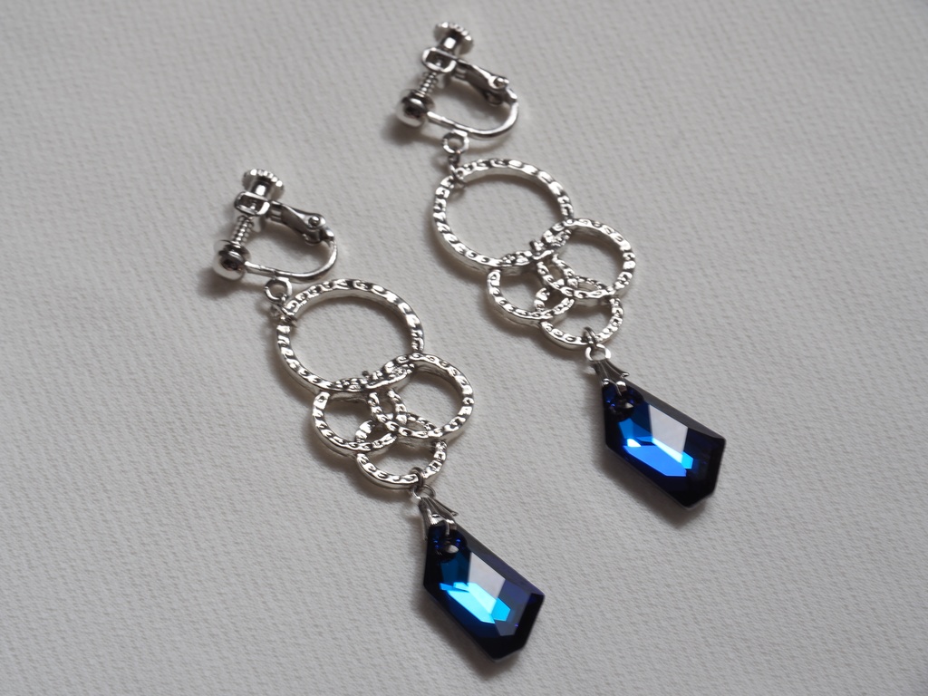 オベロンイメージイヤリング・ピアス