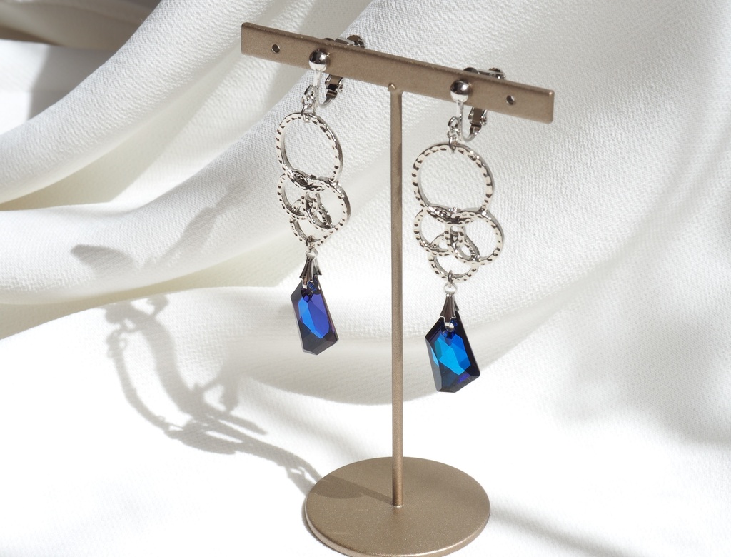 オベロンイメージイヤリング・ピアス