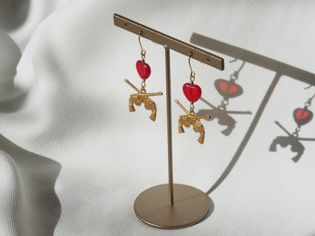 Shoot the heart ! イヤリング・ピアス