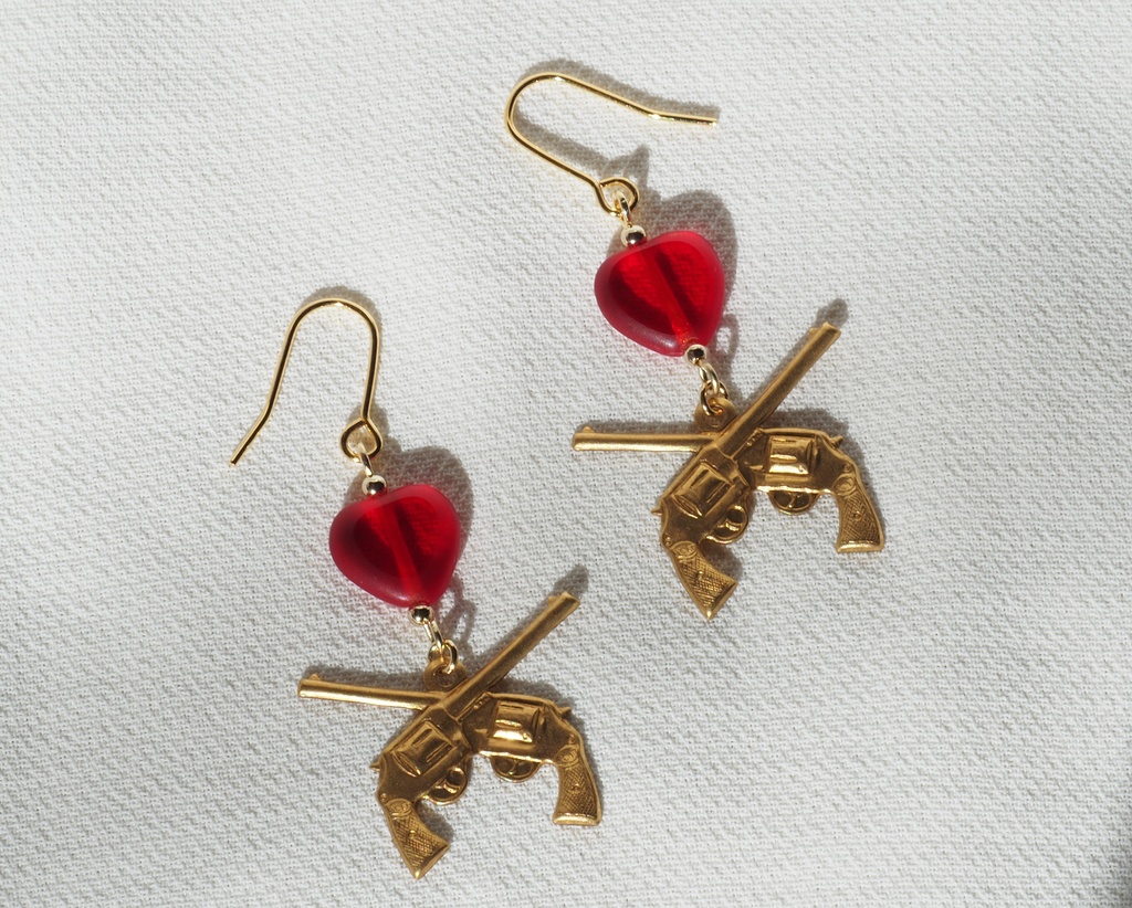 Shoot the heart ! イヤリング・ピアス