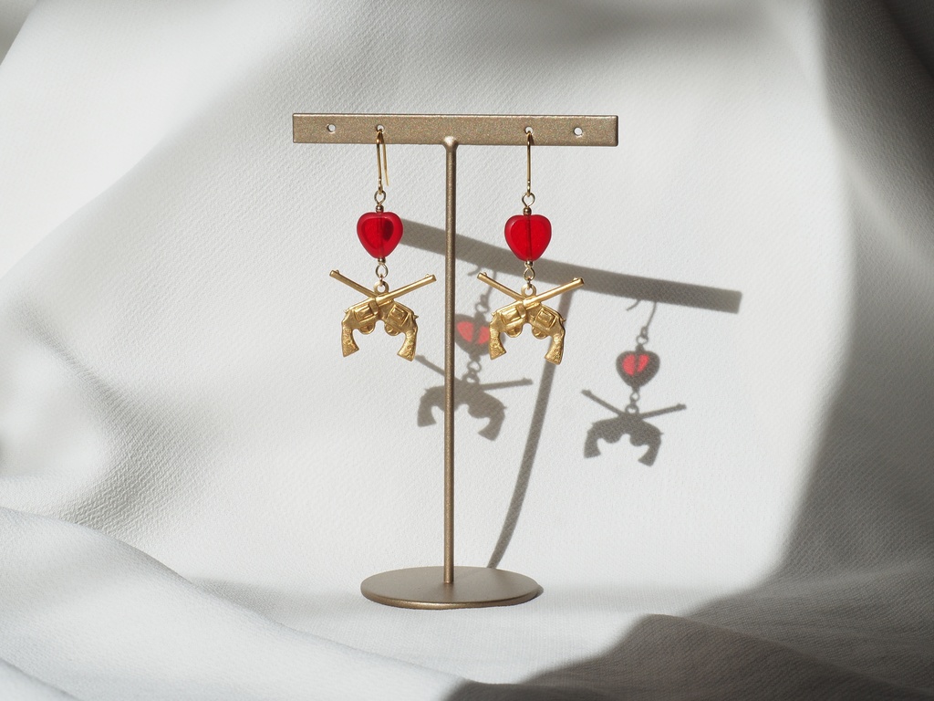 Shoot the heart ! イヤリング・ピアス