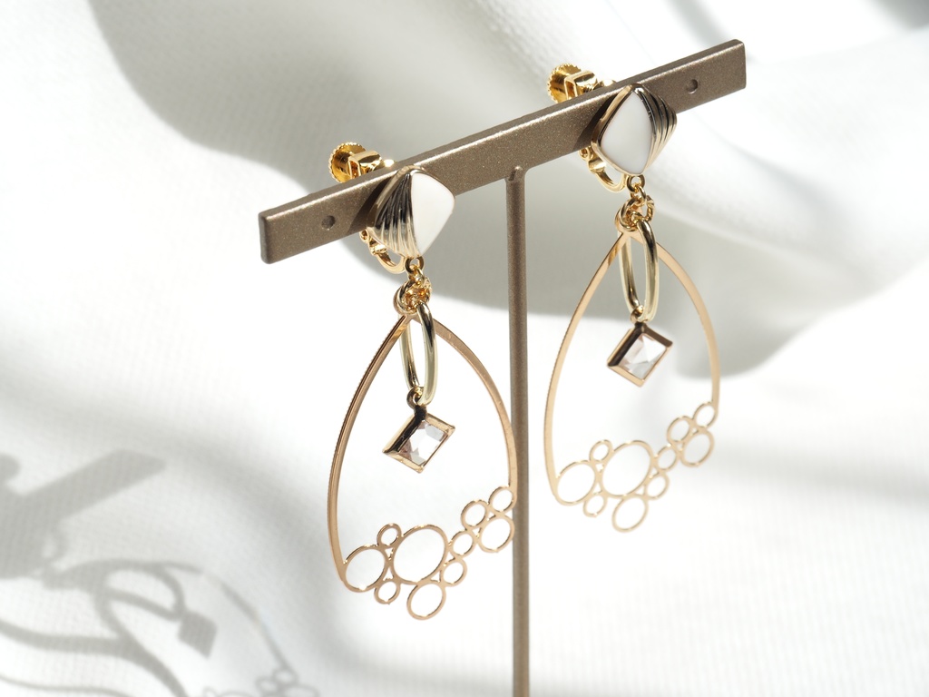 オベロンイメージイヤリング・ピアス