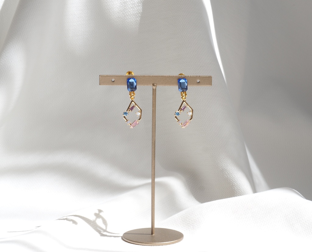 アストライア(ルヴィア)イメージイヤリング・ピアス