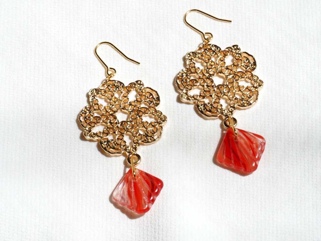 光のコヤンスカヤイメージイヤリング・ピアス