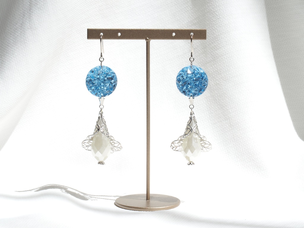 メルトリリスイメージイヤリング・ピアス