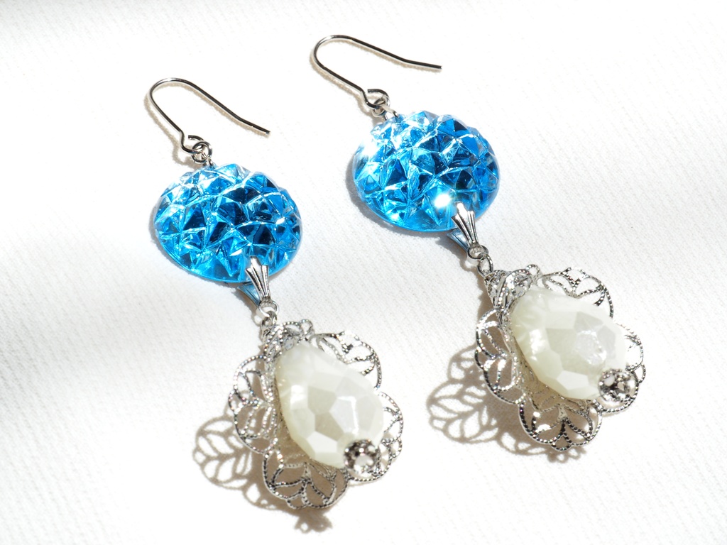 メルトリリスイメージイヤリング・ピアス