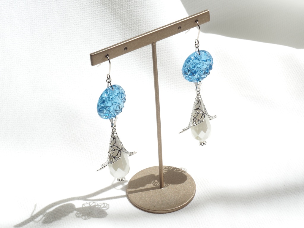 メルトリリスイメージイヤリング・ピアス