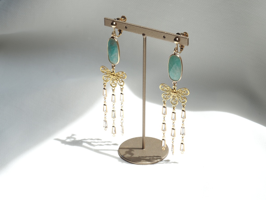 オベロンイメージイヤリング・ピアス