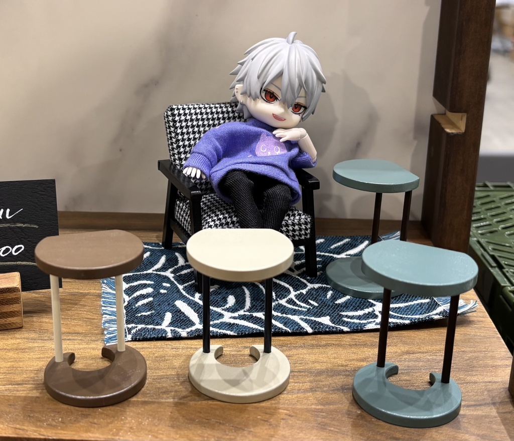 サイドテーブル(ブルー)*1/12サイズ(オビツ11、ねんどろいどどーるサイズ)