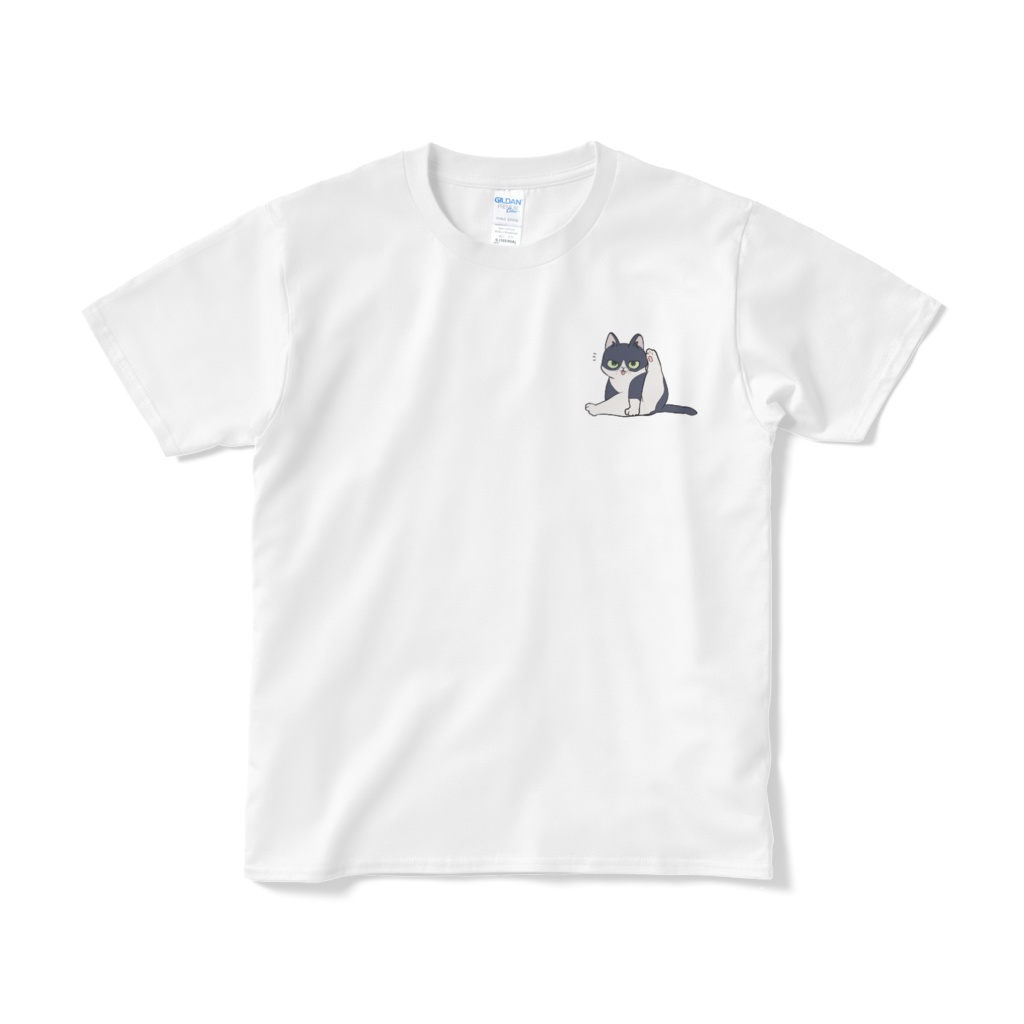 はちわれねこ(毛づくろい)／白Tシャツ（短納期)