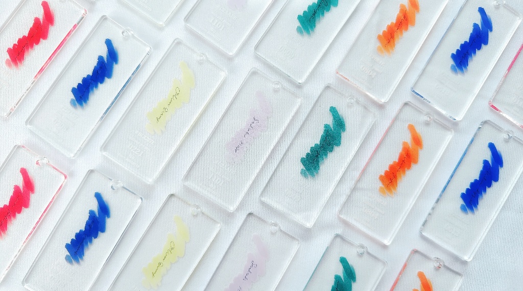[color chart acrylic key chain]【３】
