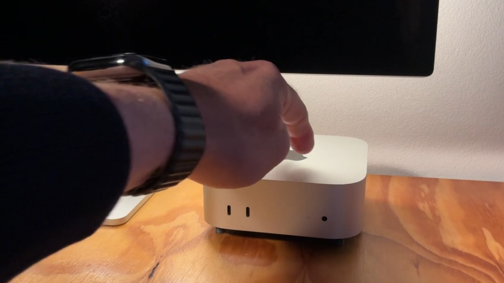 Mac mini M4 上から押すだけ 電源ボタン