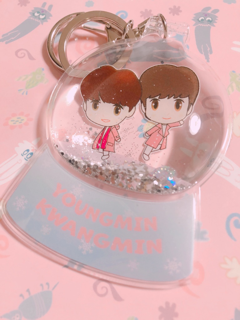 スノードーム　キーホルダー　Y&K