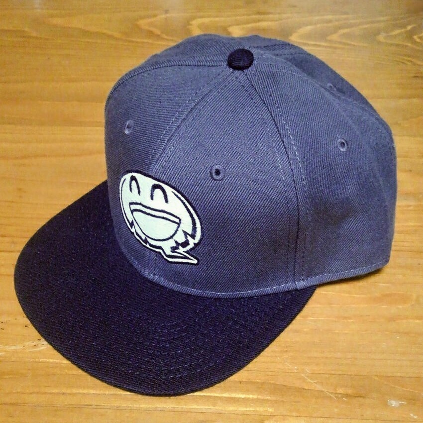 HTP ハイテンションスマイルくんロゴキャップ「Black × Charcoal」