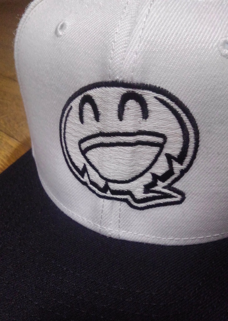 【New!】HTP ハイテンションスマイルくんロゴキャップ「Black × White」