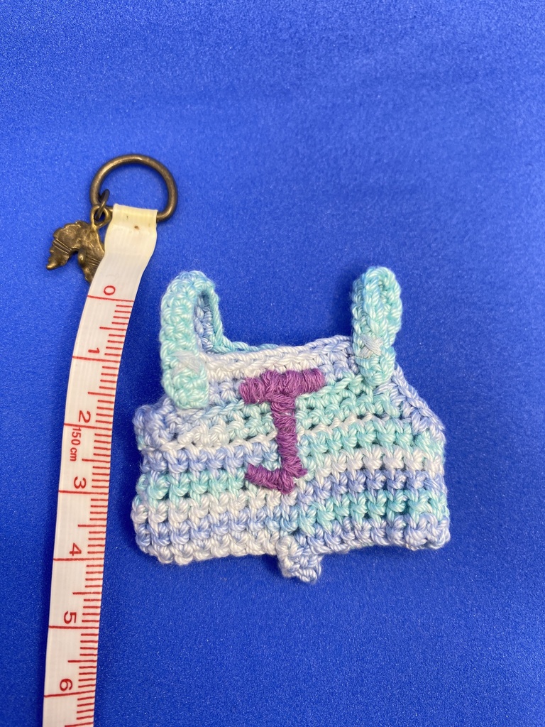 ゆる〜刺繍のサロペット “J”