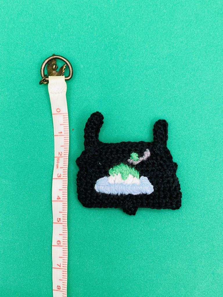 ゆる〜い刺繍のサロペット “かき氷”