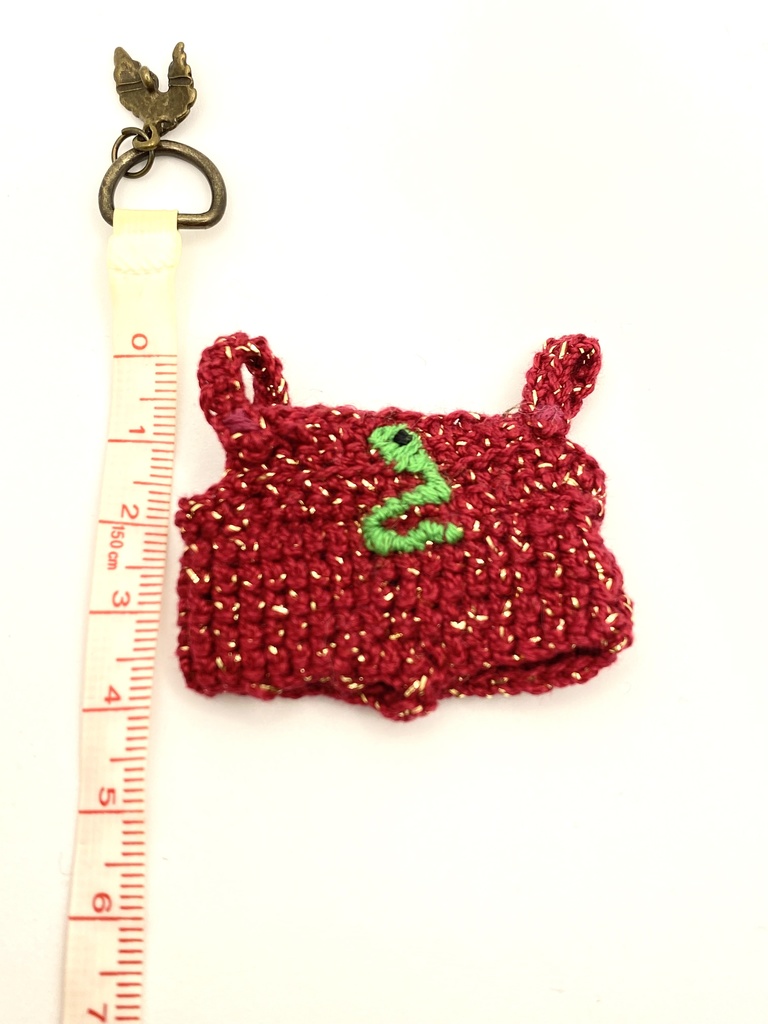 ゆる〜い刺繍のサロペット “ヘビ”