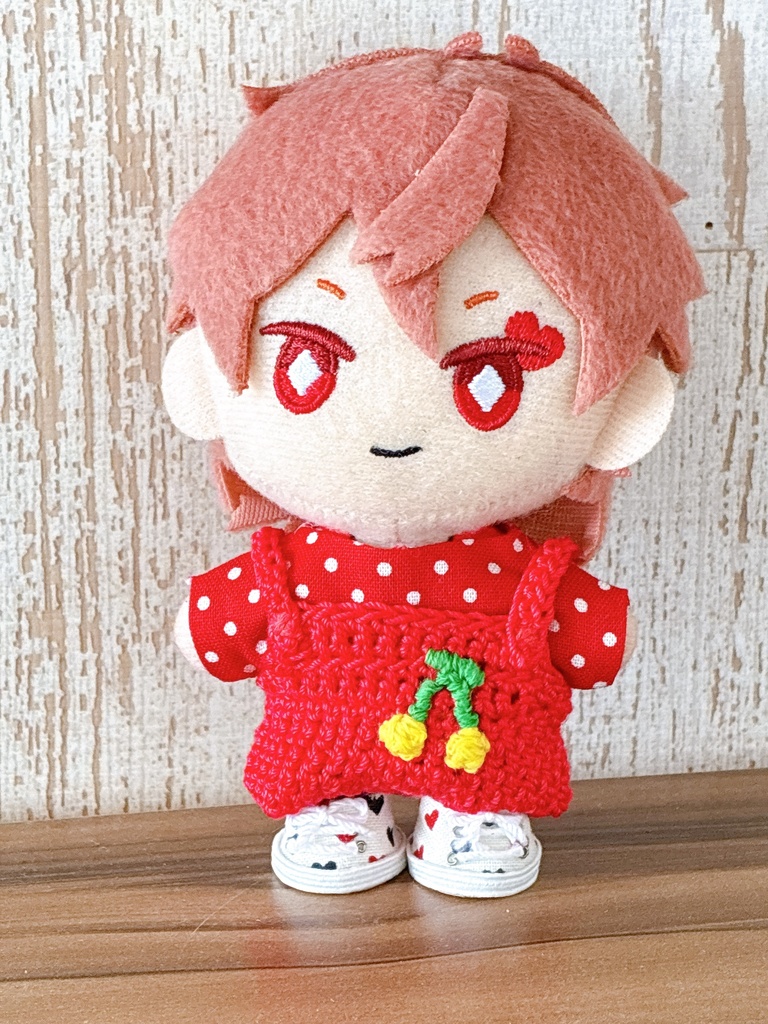 ゆる〜い刺繍のサロペットセット
