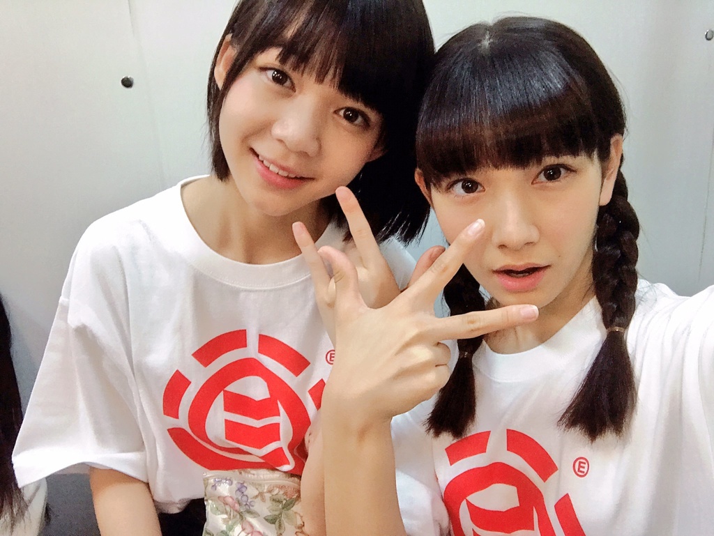 ILLNINAL Tシャツ(WHITE)