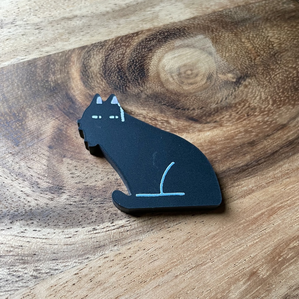 じっとみるねこ