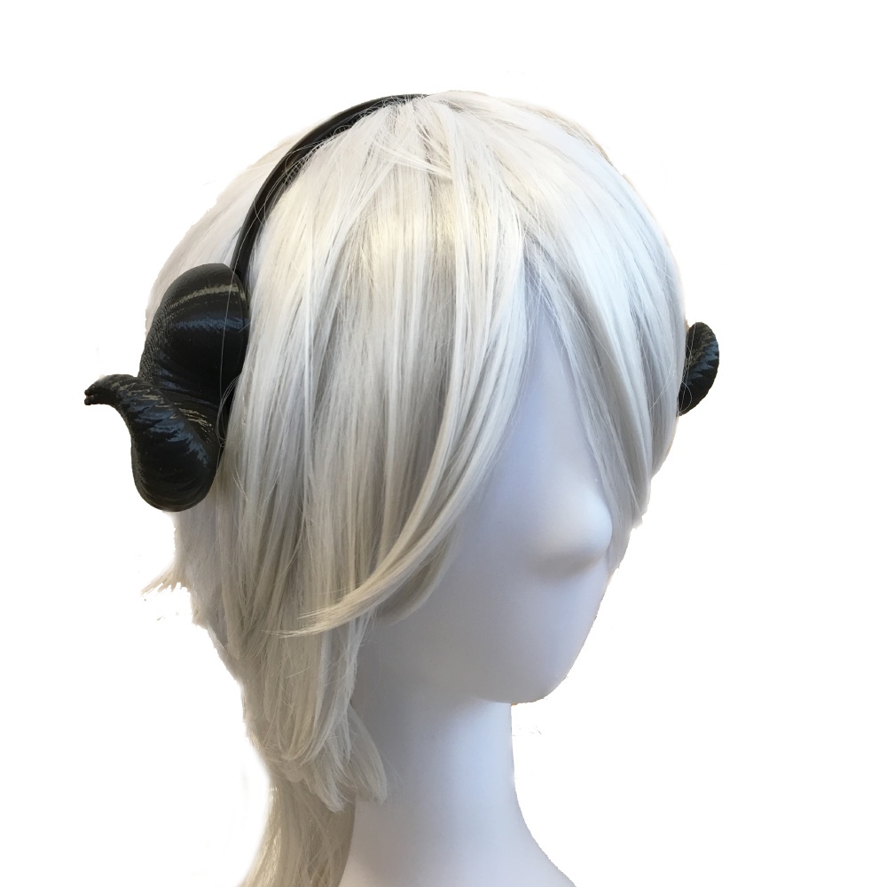 悪魔の角  3型 羊の角 ハロウィン コスプレ 仮装 カチューシャ付き