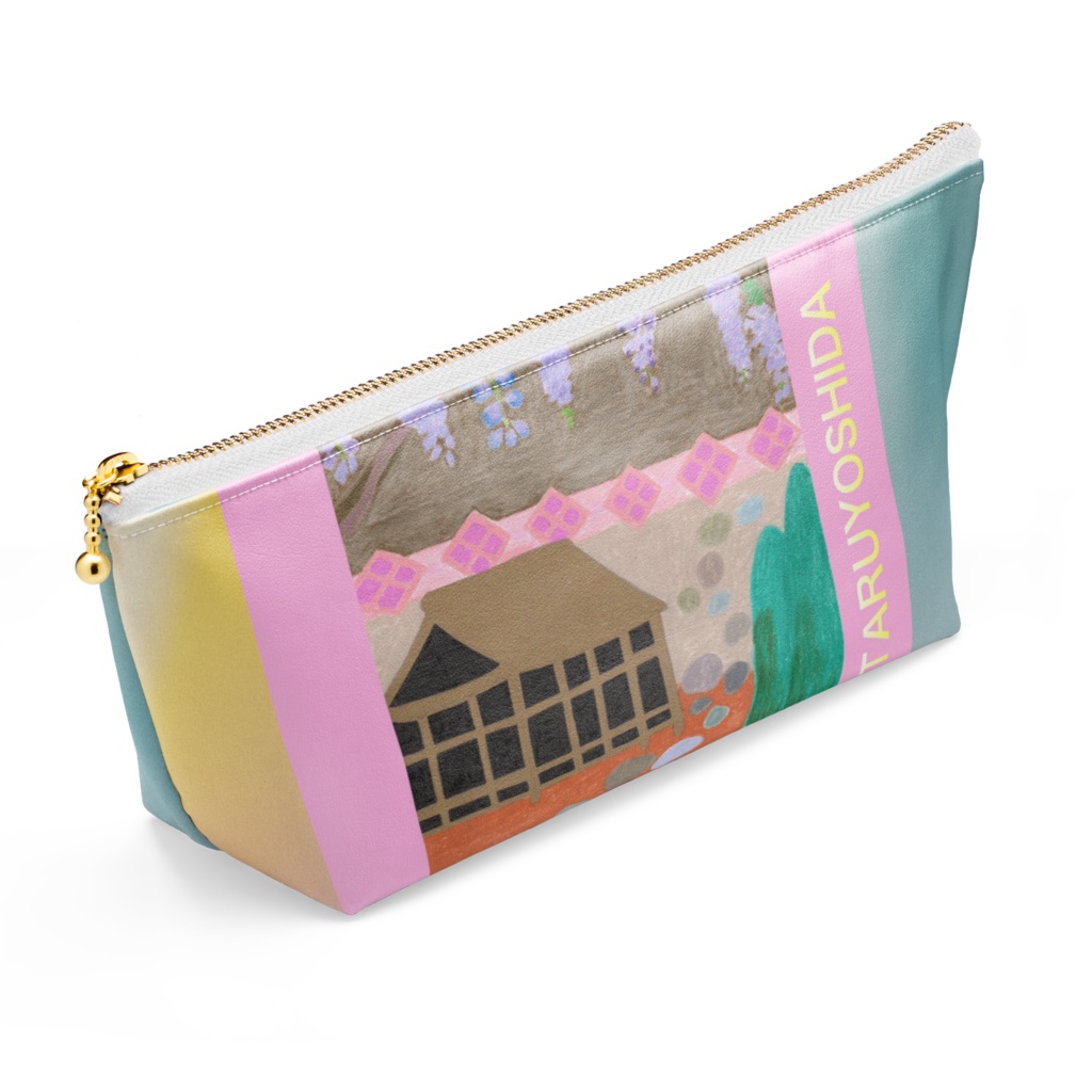 庭に咲く紫雲ポーチ