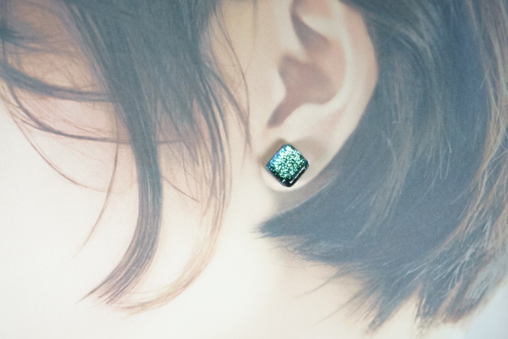 【ピアス・イヤリング】スクエア/グリッドライトグリーン