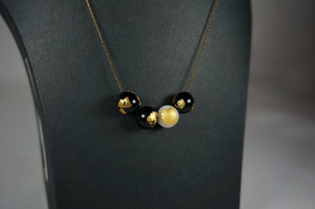 ネックレス/ゴールド×ブラック