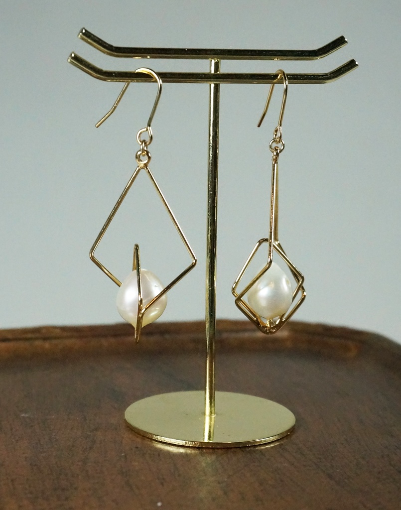 【ピアス・イヤリング】ゴールドライン×パール