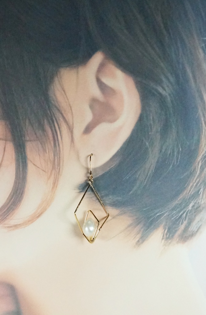 【ピアス・イヤリング】ゴールドライン×パール