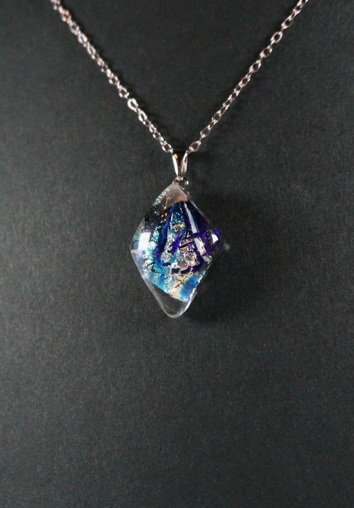 ペンダント/ブルーレース