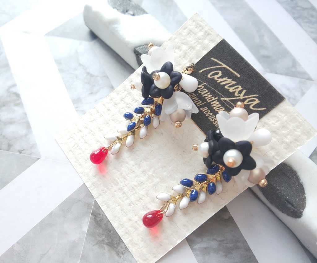 "藤"山鳥毛のピアス