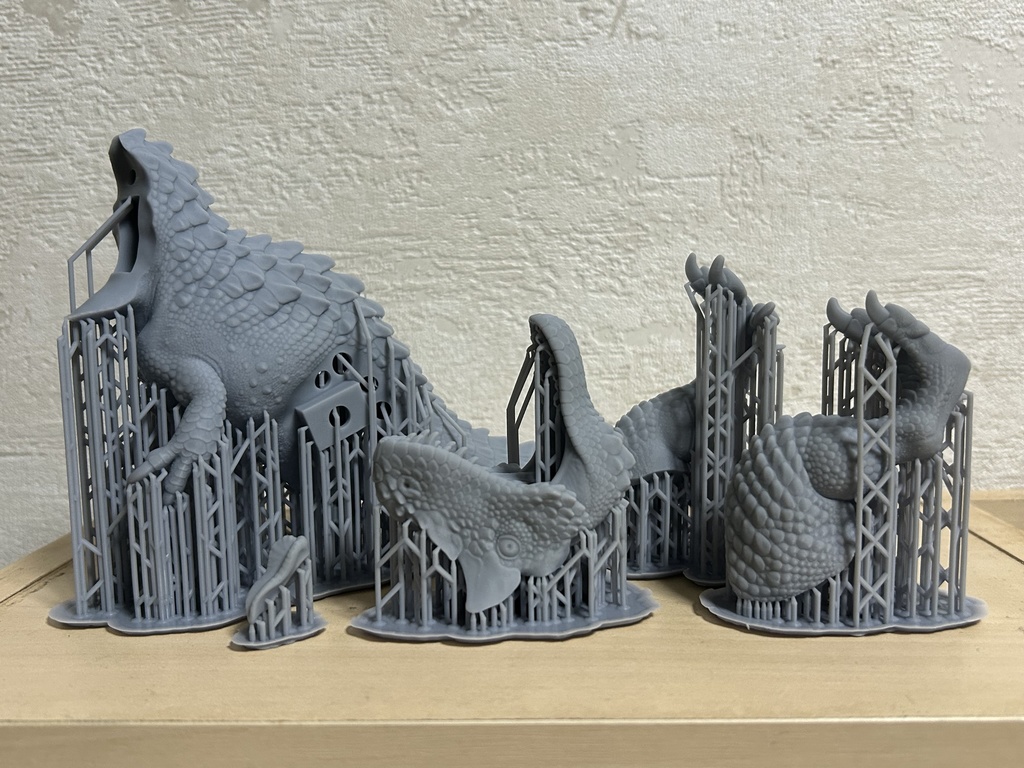 デフォルメアロサウルス