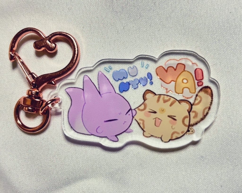 ほっぺひっぱりアクキー